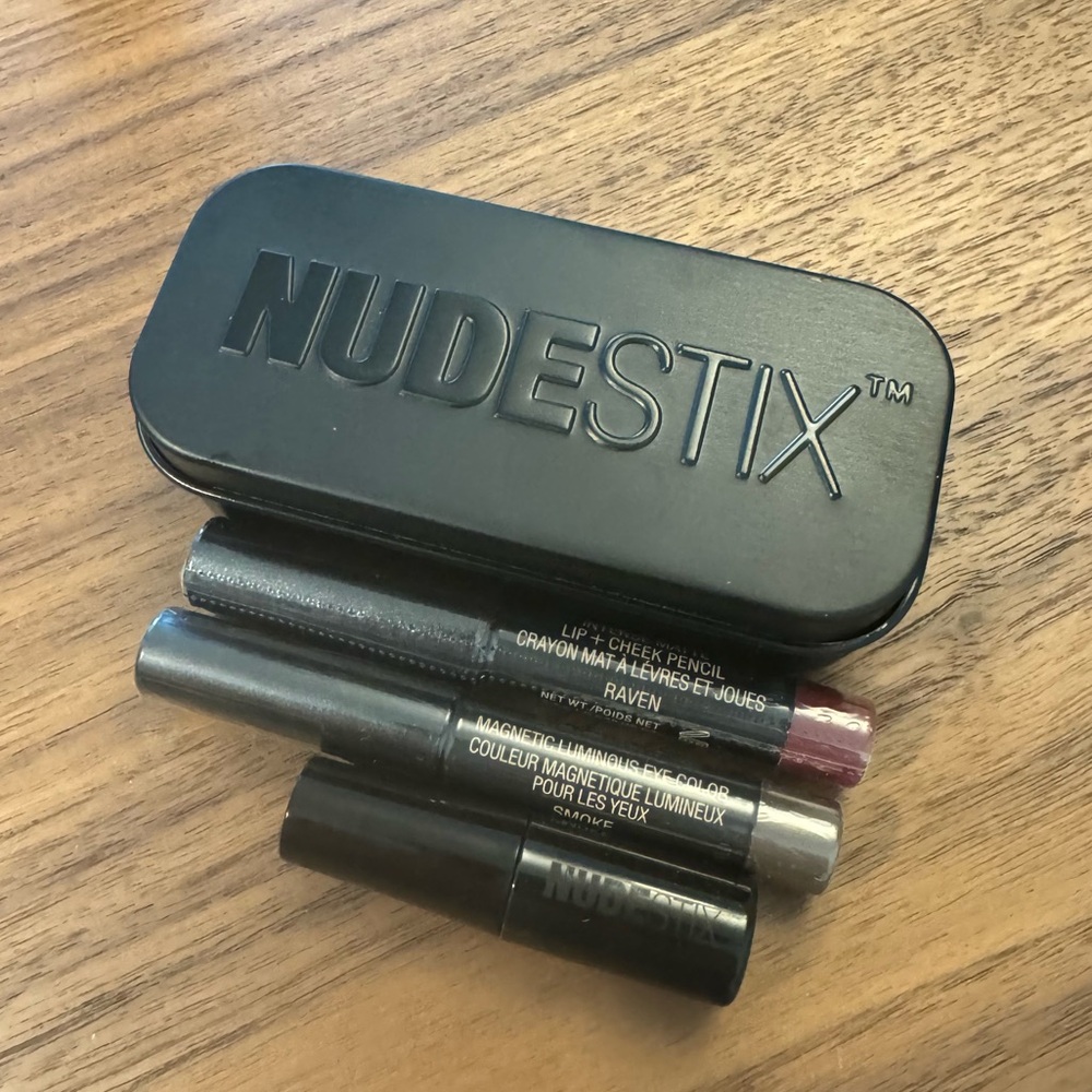 Nudestix Smokey Nudes Kit